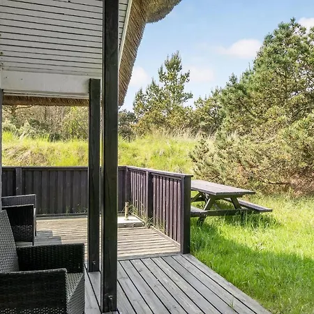 Holiday home Stunning In With Kitchen *