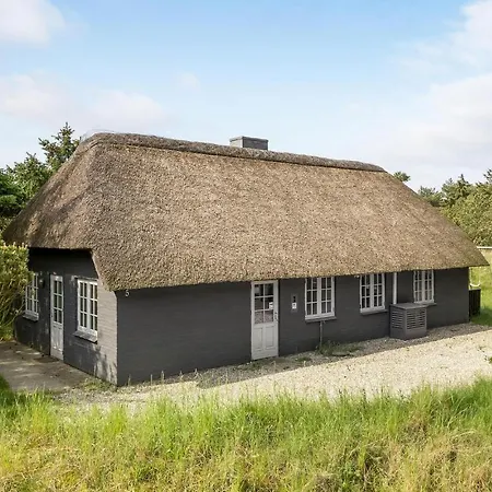 Stunning In With Kitchen Blåvand